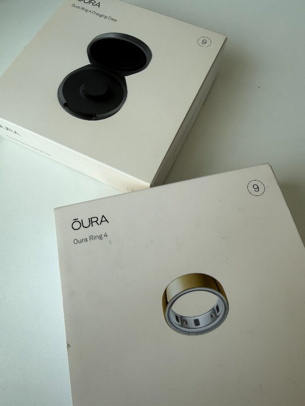Oura Ring 4 Color Gold & Oura Ring 4 Charging Case | Both in size 9
